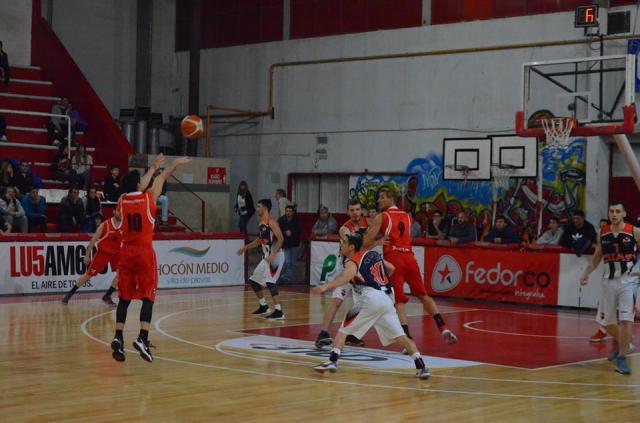 Independiente se qued� con el Super 4