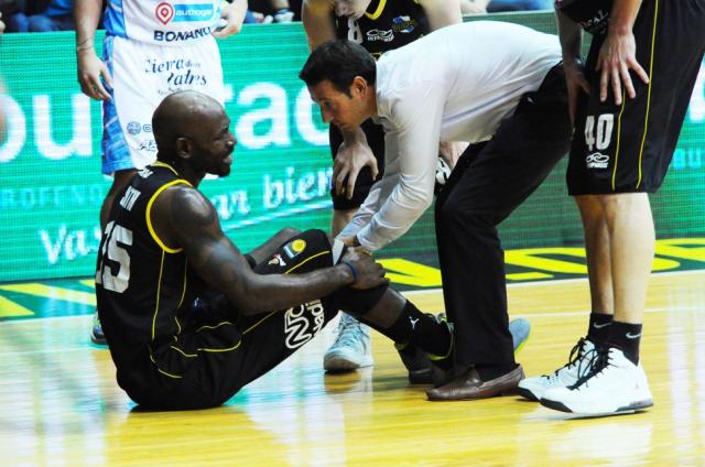 Theron Smith, fuera por lesi�n en Obras