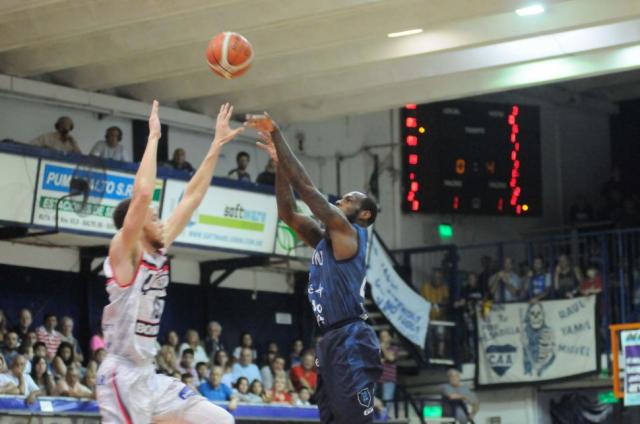 Golpe� en los momentos justos