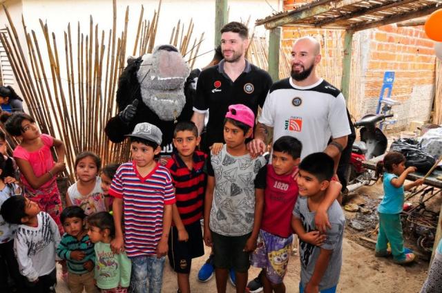 Ol�mpico contin�a con sus acciones solidarias