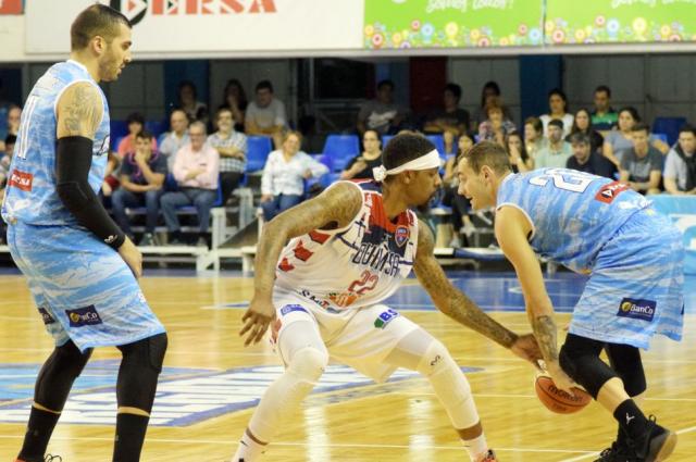 Lo derrib� en el final