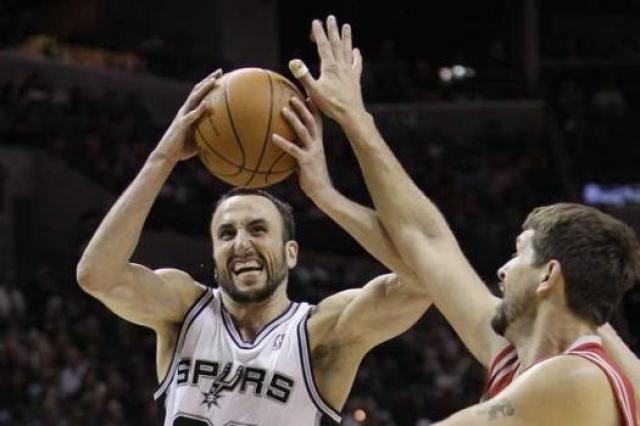 Manu le gan� la pulseada a Scola