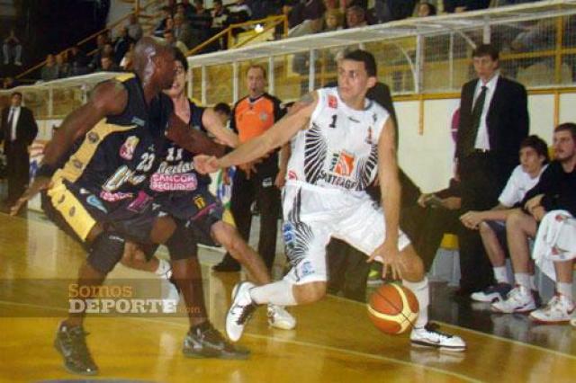 Ag�nica victoria de Libertad en el debut