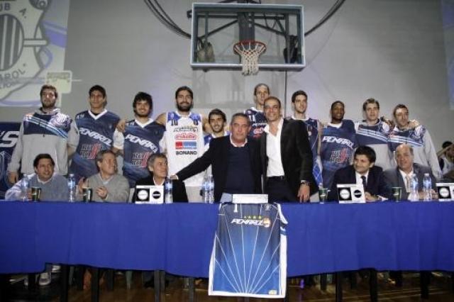 Pe�arol ya puso cuarta