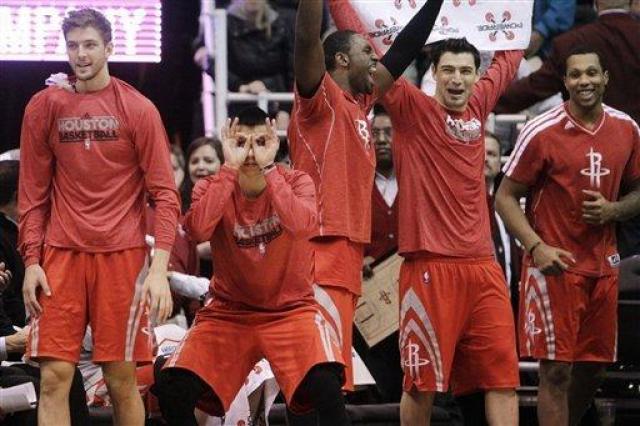 Paliza hist�rica de los Rockets