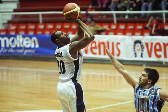 Sao Jos� se impuso a todo gol