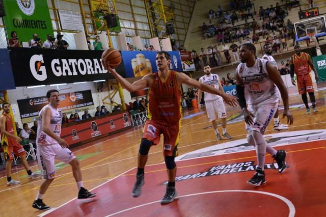 San Mart�n mantuvo su local�a