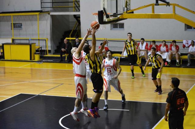 Comunicaciones le quit� el invicto a Hind�