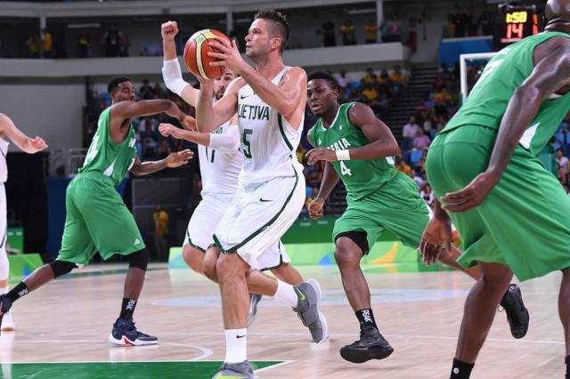 Lituania se llev� una trabajada victoria