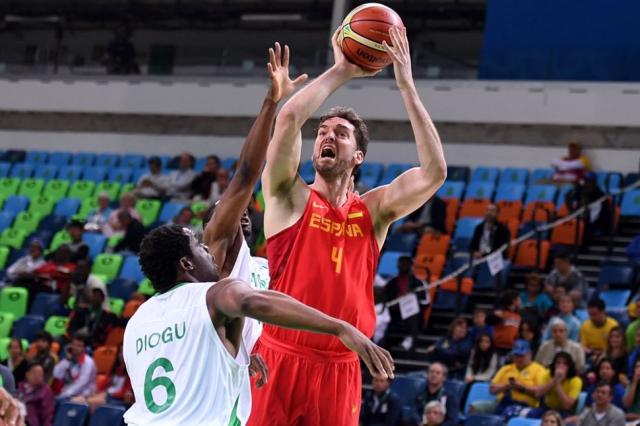 Media sonrisa y poco m�s