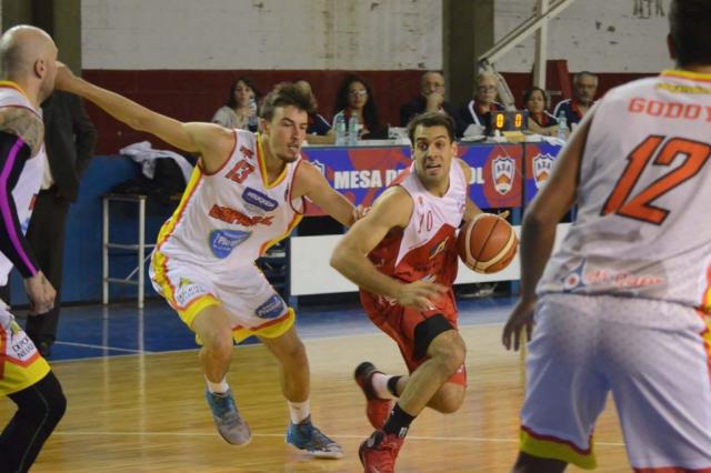 Centro Espa�ol gan� sin sobresaltos