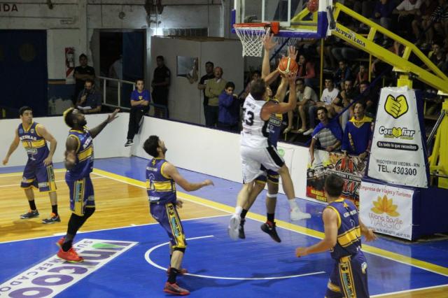 Categ�rica victoria de Hind� ante San Isidro