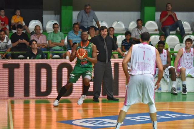 Estudiantes cort� a Herv� Toure luego del triunfo de ayer