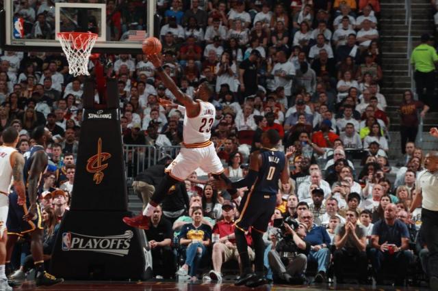 Con sufrimiento, Cleveland se adelant� ante Indiana