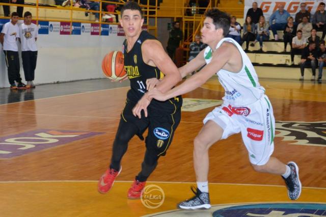 Libertad se sac� la espina ante Atenas