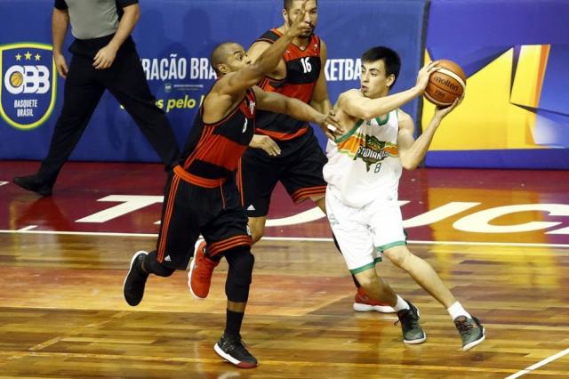 Estudiantes cay� en el cierre con el pasaje asegurado