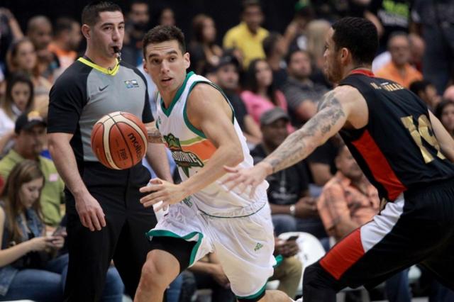 Estudiantes cay� en Venezuela y necesita ganar en casa