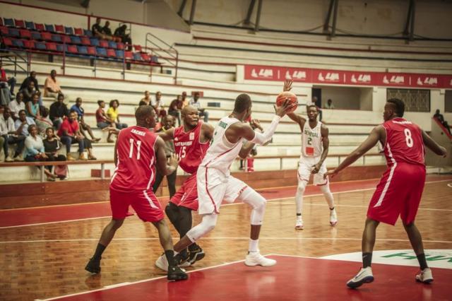 Nigeria pis� fuerte de arranque