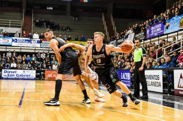 Estudiantes se qued� con el n�mero 1