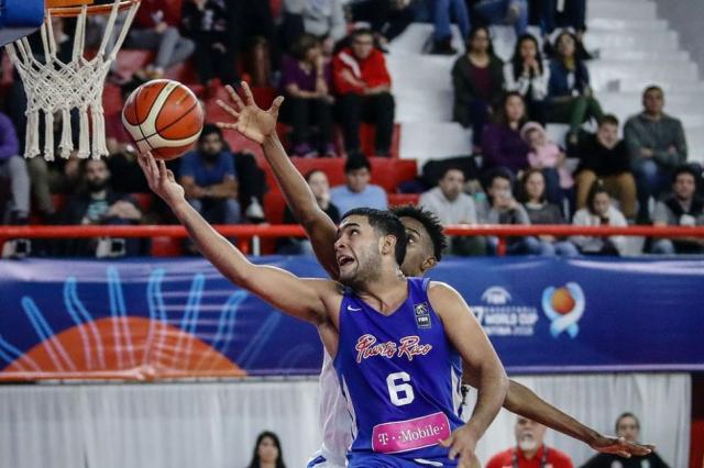 Puerto Rico bien arriba, Turqu�a con el tiro del final