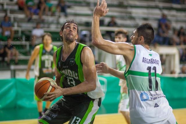 Estudiantes sum� de a tres en el mercado