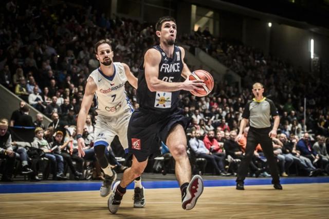 Francia y Rusia con sonrisas de sobra