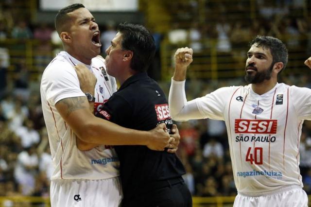 Franca atropell� de entrada y se qued� con la victoria