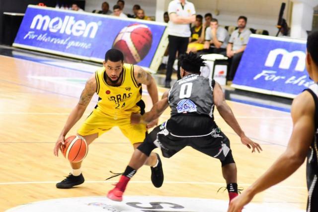 El Negro comenz� bailando