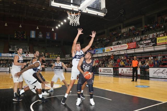 Estudiantes lidera, Petrolero sorprendi� de visitante