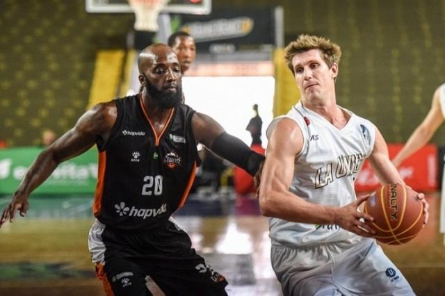 La Uni�n cay� ante Cearense