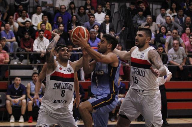 Hispano le dio un mazazo al campe�n