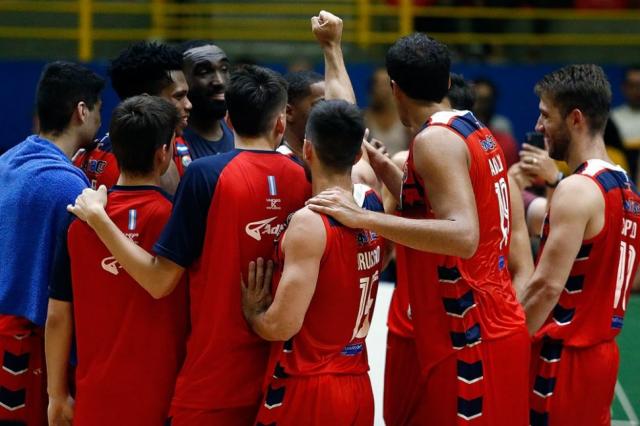 La ilusi�n santiague�a por el pase al F4