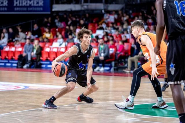 "Se juega un b�squet muy f�sico"