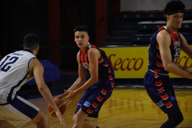 Lemos Carballo y Tolosa los mejores del jueves