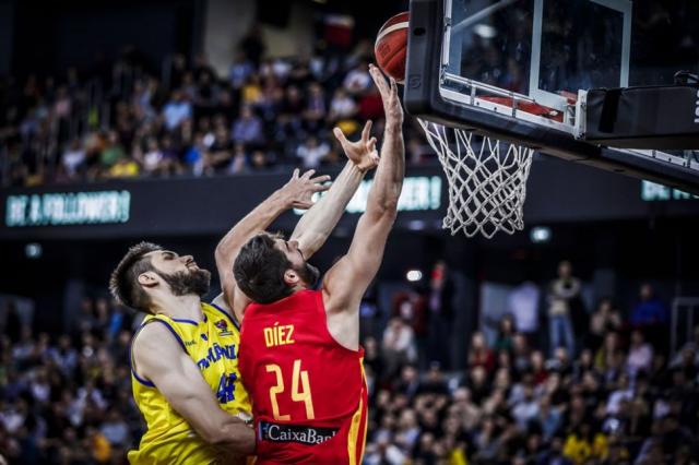 Espa�a y Serbia comenzaron con el pie derecho