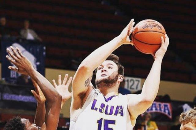 Pe�arol contrat� mano extranjera