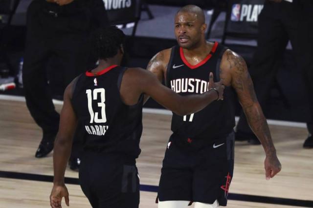 Rockets demoli� al Thunder a distancia