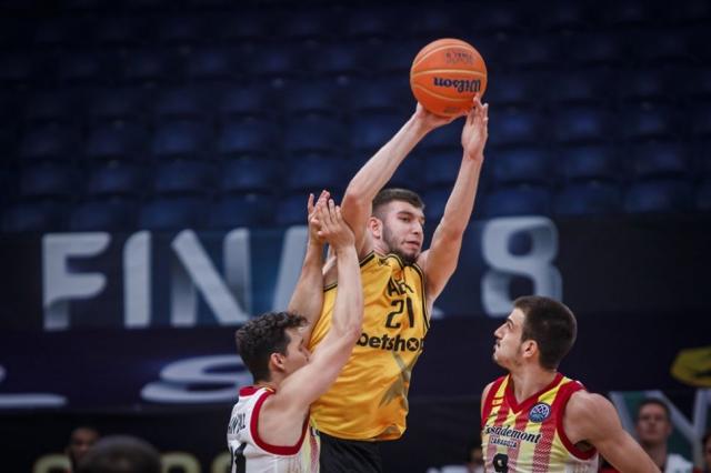 No alcanz� ni a ilusionarse