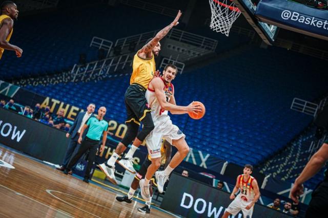 No alcanz� ni a ilusionarse