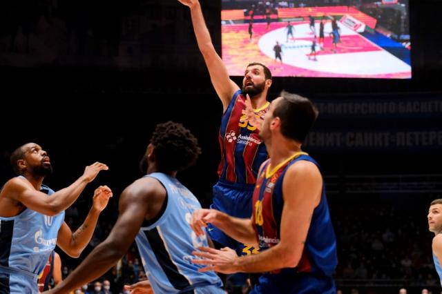 Nada por aqu�, nada por all�