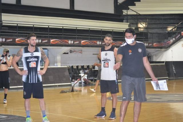 Ol�mpico entren� con Marco Luchi y se prepara para viajar