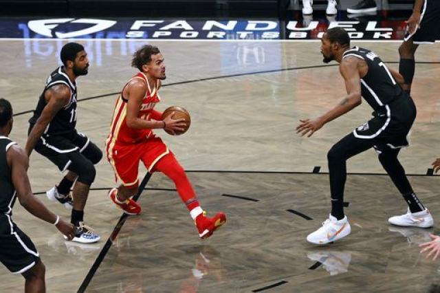 Hawks iniciaron el a�o en la punta del Este