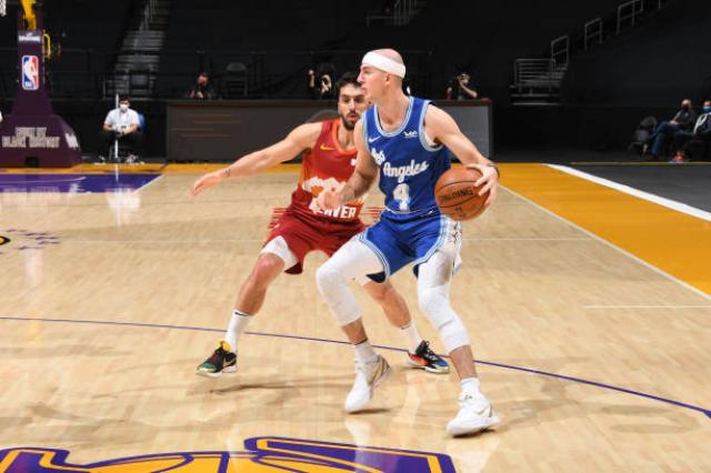 Derrota de Denver y lesi�n de Campazzo