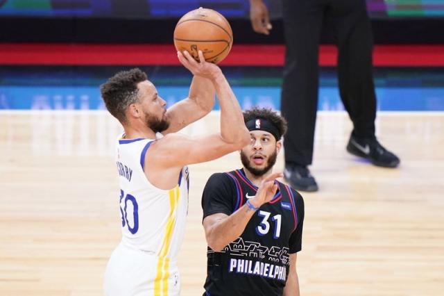 Warriors derrib� a Sixers con Stephen Curry en llamas