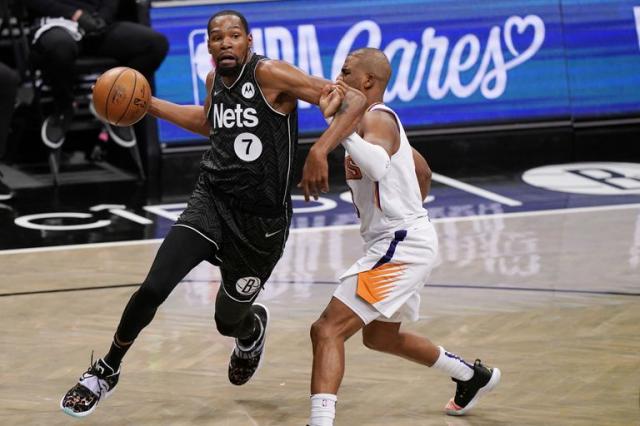 Kevin Durant regres� con todas las luces