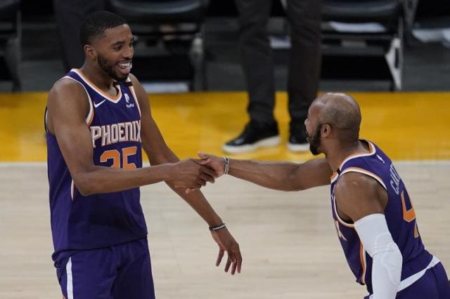 Phoenix dej� sin trono al campe�n