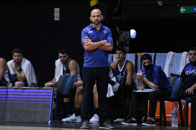 Pe�arol asegur� la banca