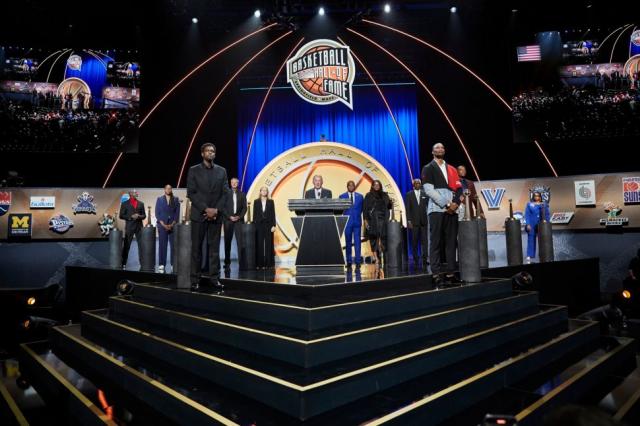 La clase 2021 presente en el Sal�n de la fama