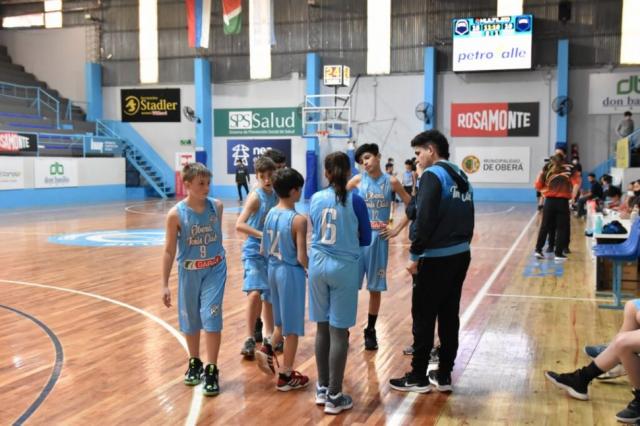 Inici� el femenino en Ober�