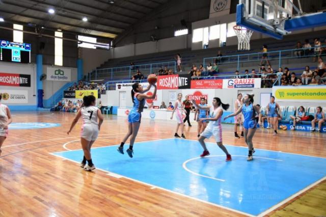 Inici� el femenino en Ober�